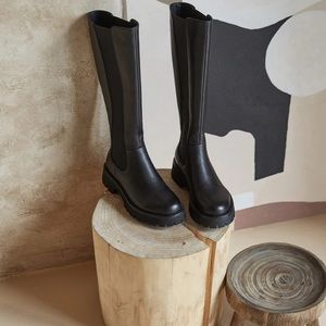 Willow Knee High Chelsea Boots